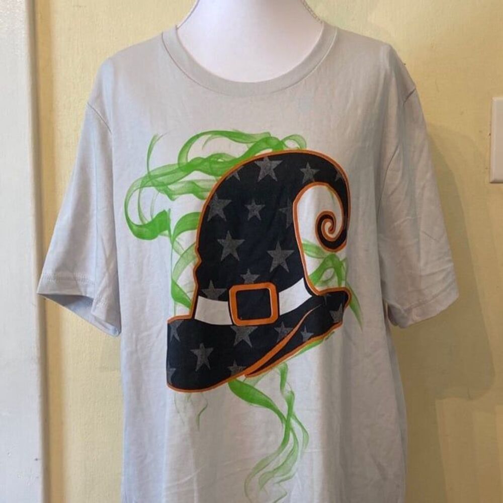 Halloween t-shirt Bella Canvas tee grey Womens Large size witch hat graphic tee